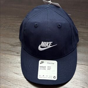 Nike Club Cap,baseball,velcro back, 6 vent panel,embroidered Swoosh/Nike Logo